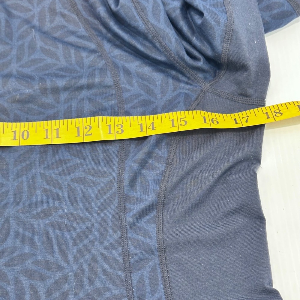 LOLË Athletic Top Women's M Wool Blend Geometric Print Thumbholes - Picture 9 of 11